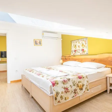 Garden House 卡斯